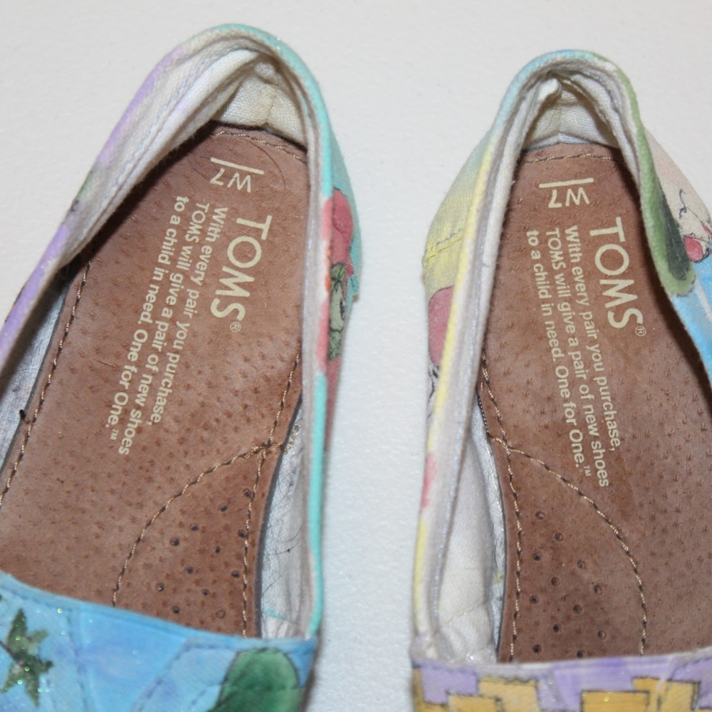 Toms Robin Hood Disney Women size 7_2